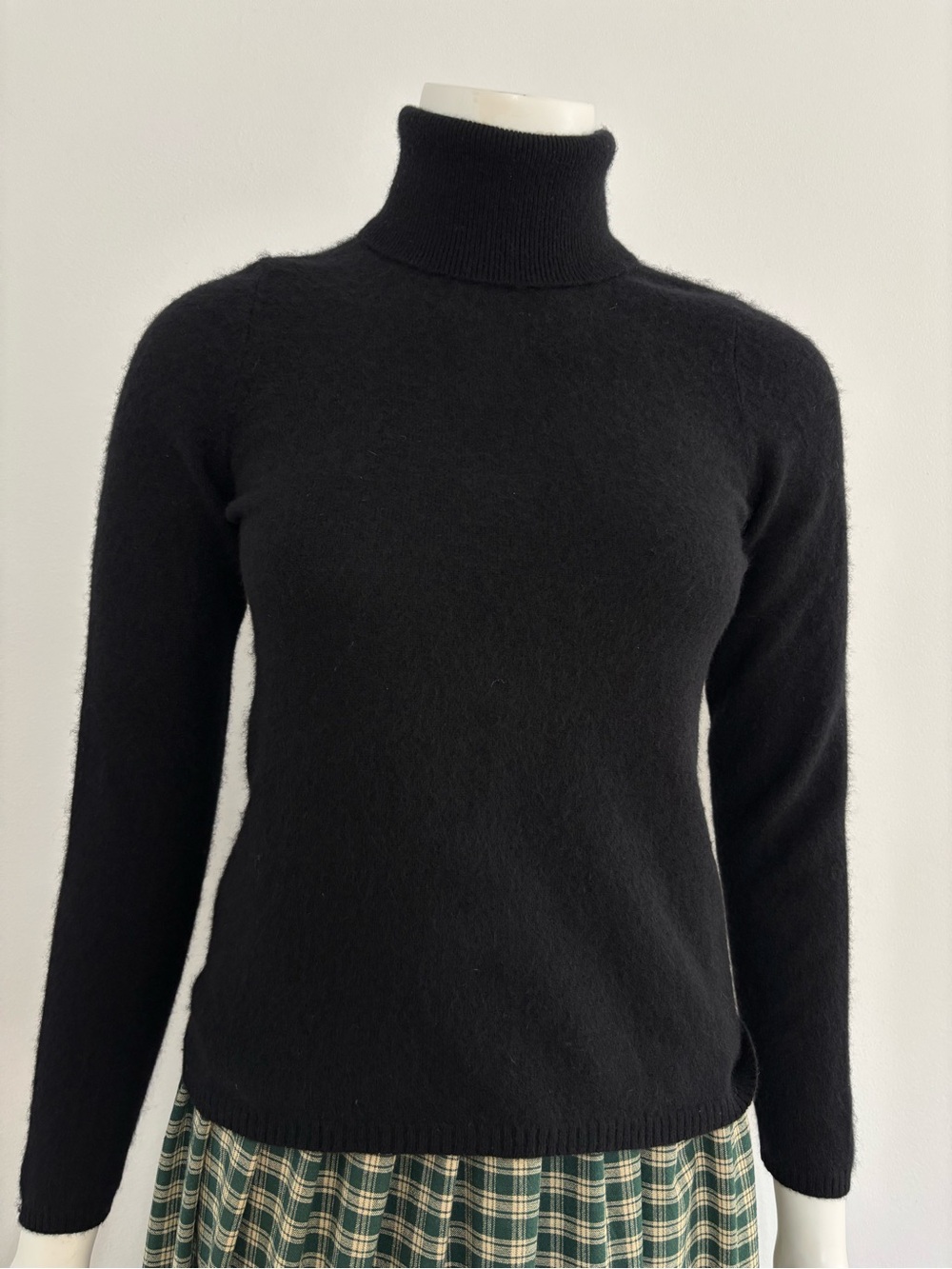 Sutton Studio 100%Cashmere Black Turtleneck Sweater